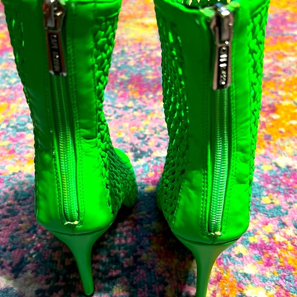 New Cape Robbin NEON GREEN BOOT WOVEN PATTERN HEELS - Picture 16 of 17